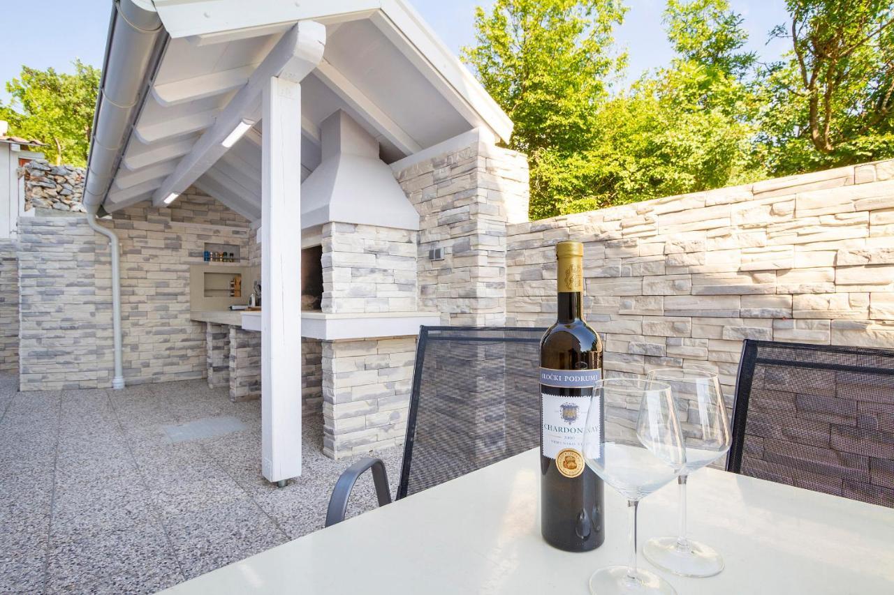 Apartmani Smokovo Jadranovo Exterior foto